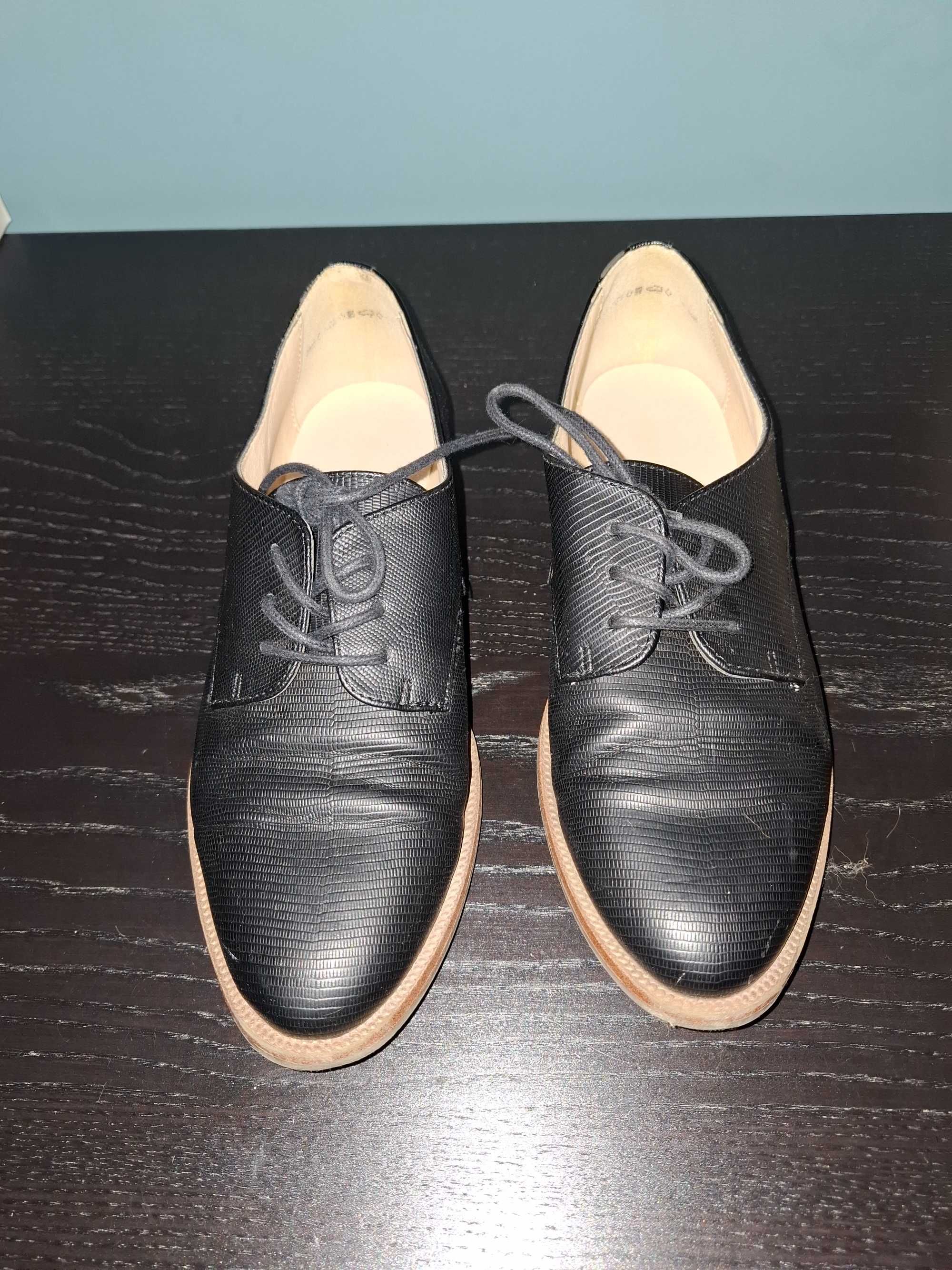 Mocassins pretos