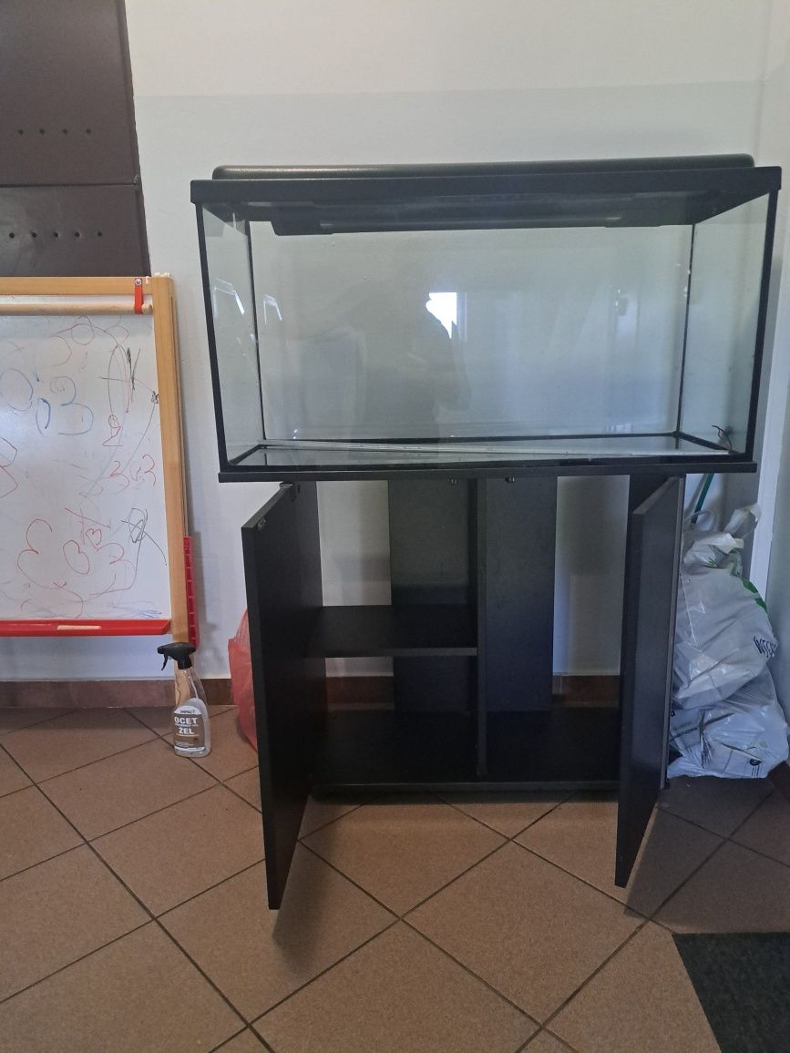 Akwarium z szafką 200l