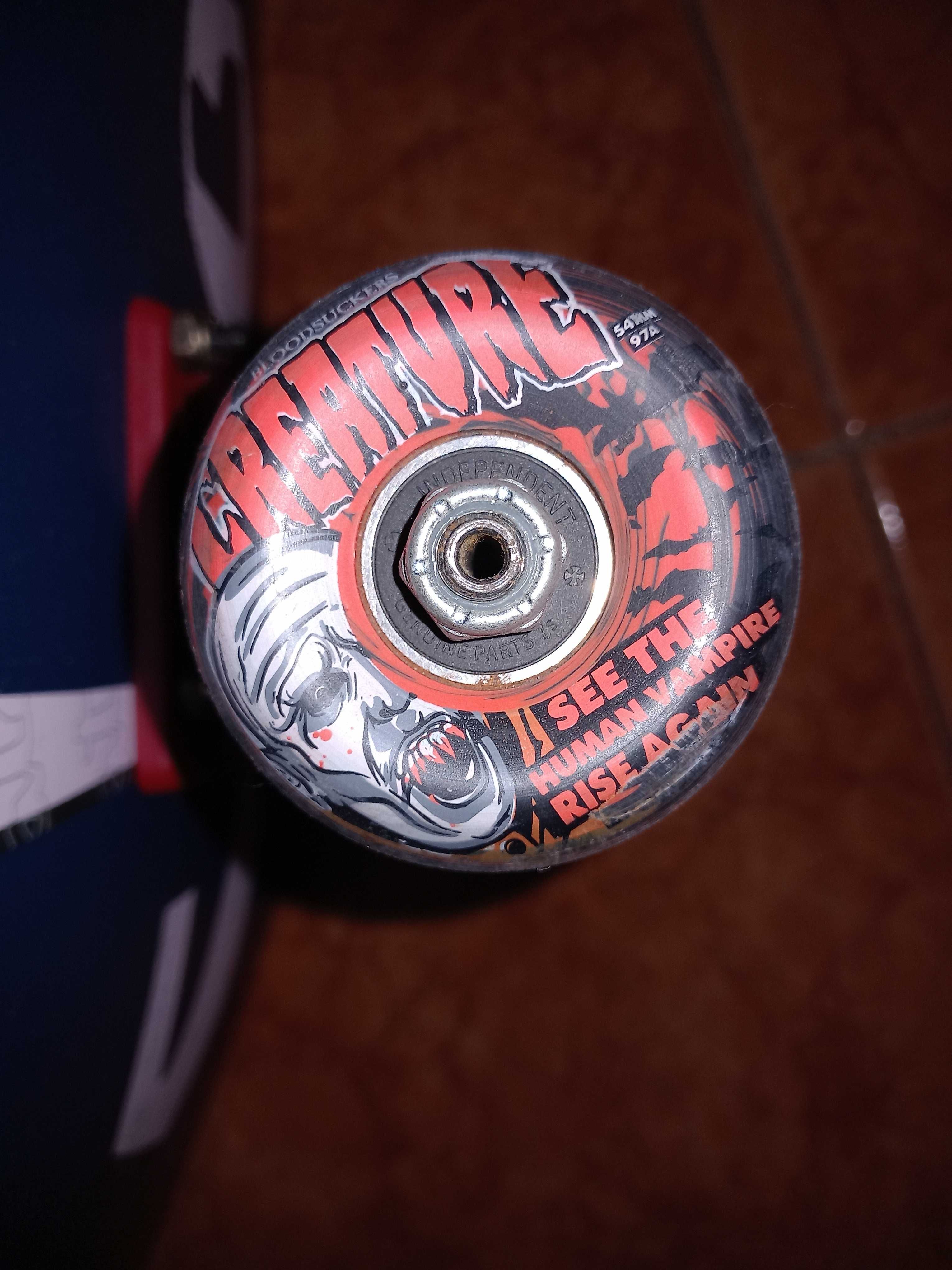 Vendo skate proficional rigorosamente novo tudo do melhor