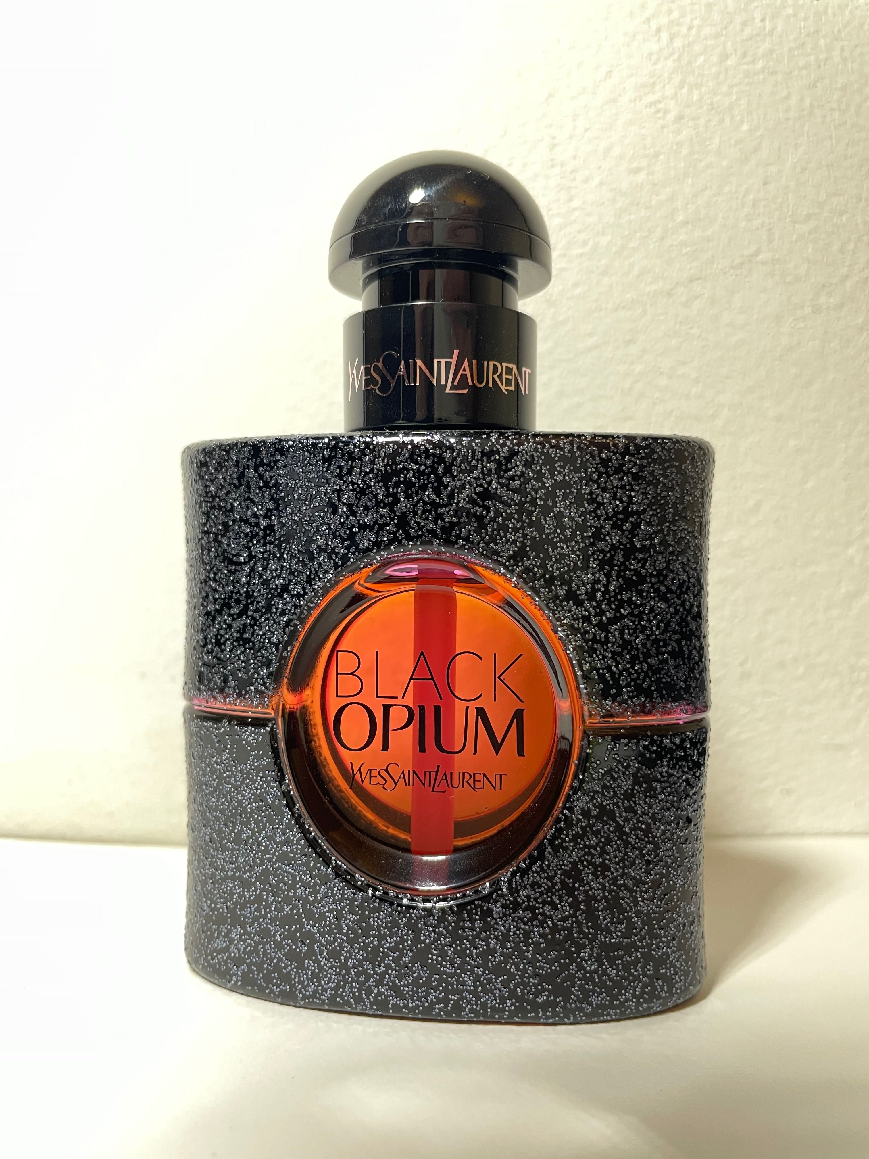 Black  Opium yves saint laurent
