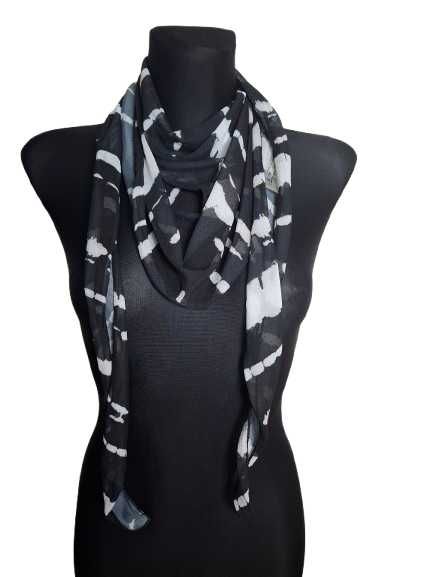 Trójkątny szal damski (501)