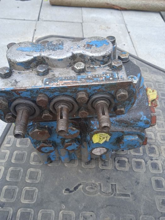 Продам трохсеційний розпределітель