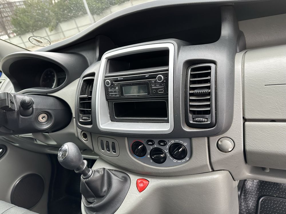 Renault trafic 2012 рік, пасажир