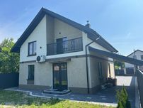 Продаж будинку з ремонтом пл. 141 м2, діл 5 сот с.Підрясне(Фуджіккра)