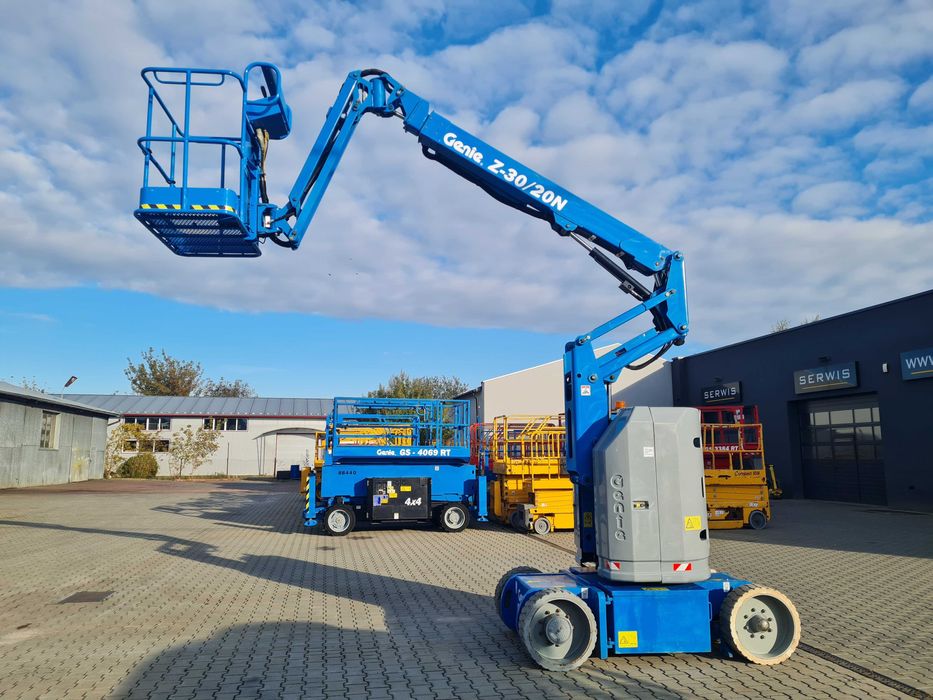 Podnośnik przegubowy elektryczny Genie Z-30/20N, wys robocza 10,89 m,