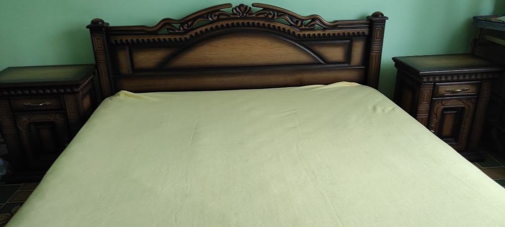 Ліжко двоспальне дубове, натуральне