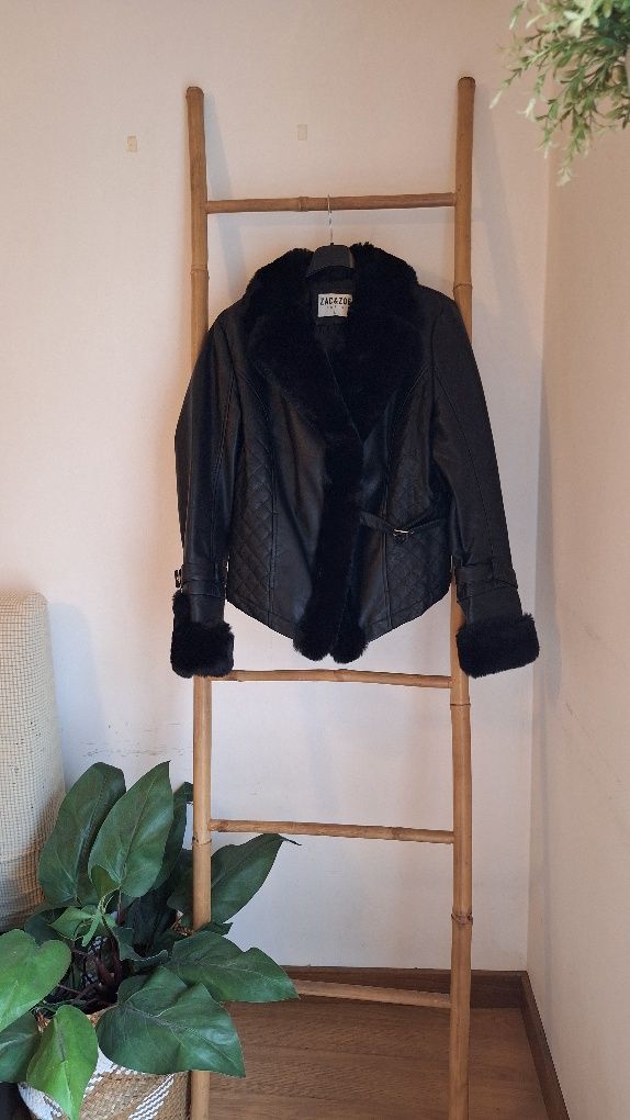 Biker com pêlo preto