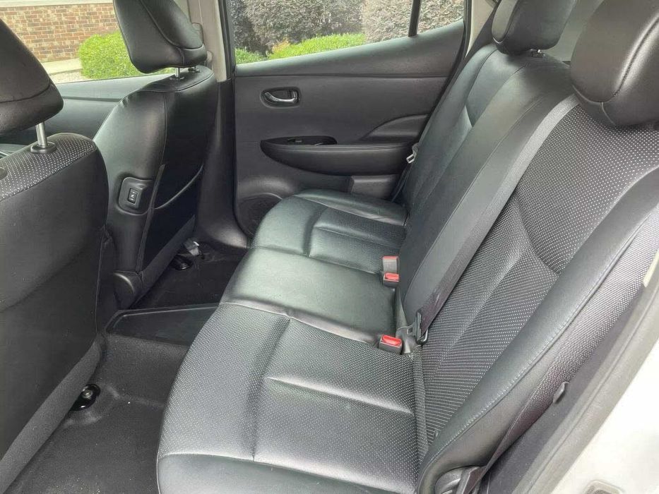 Nissan LEAF SL      2015