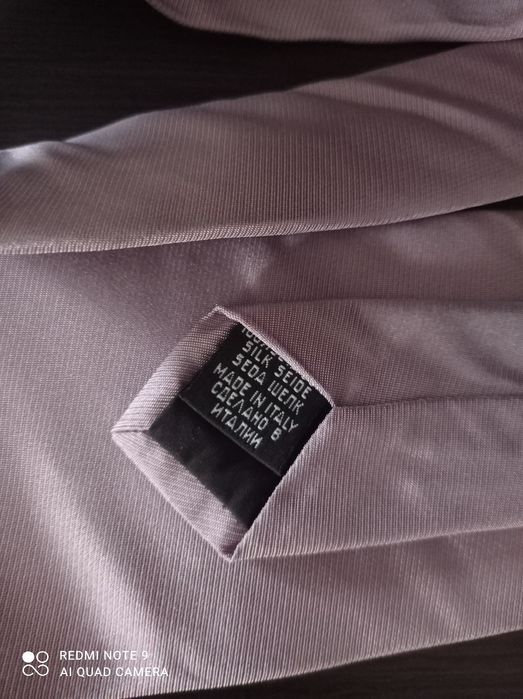 elegancki włoski krawat Hugo Boss - 100 % jedwab