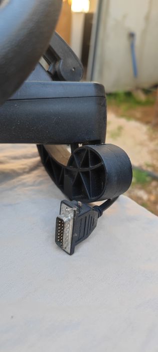 Volante para simulador Thrustmaster