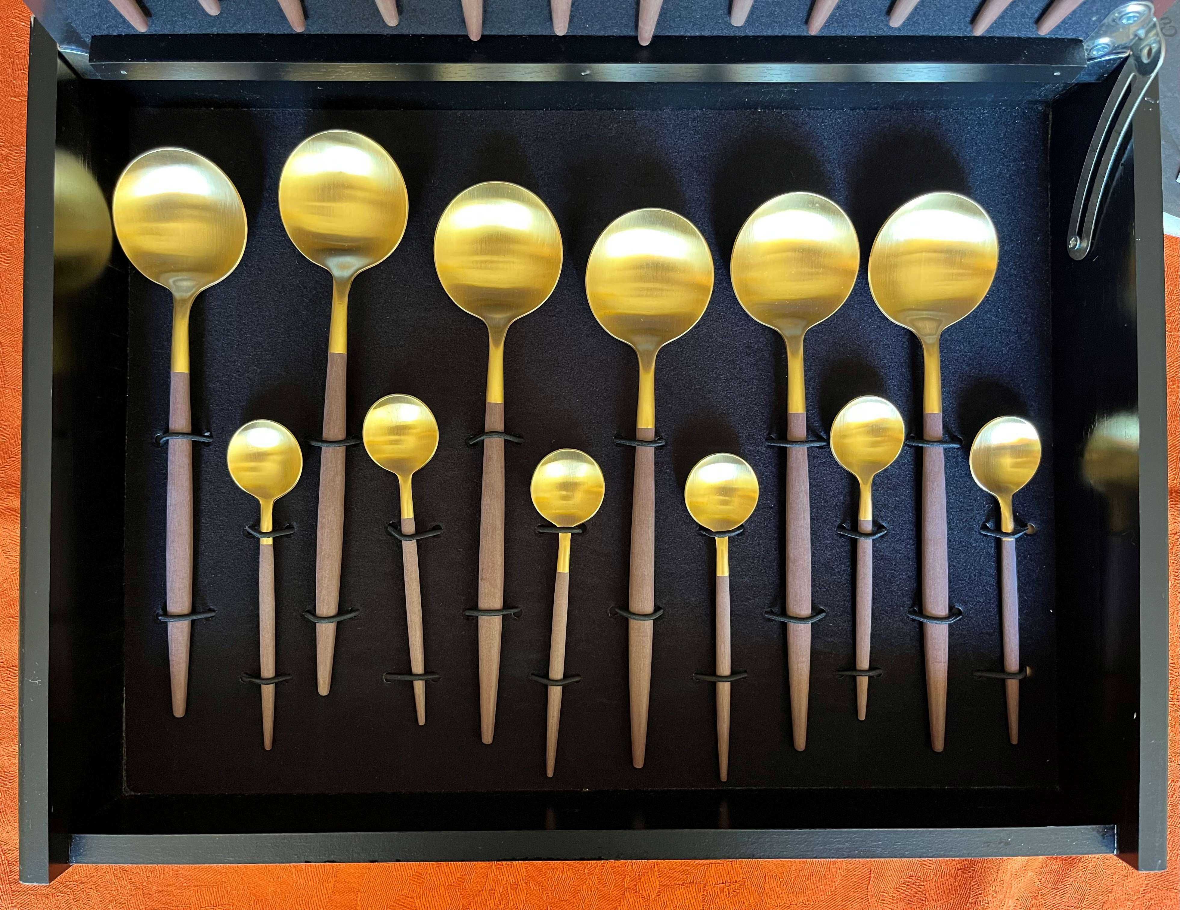 CUTIPOL GOA Castanho Dourado – Faqueiro 24 Peças (Novo, nunca usado)