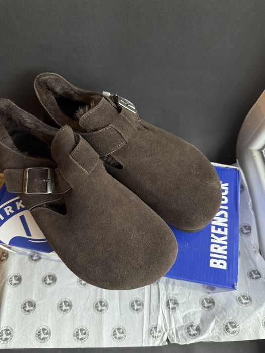 Клоги з пʼяткою на хутрі birkenstock