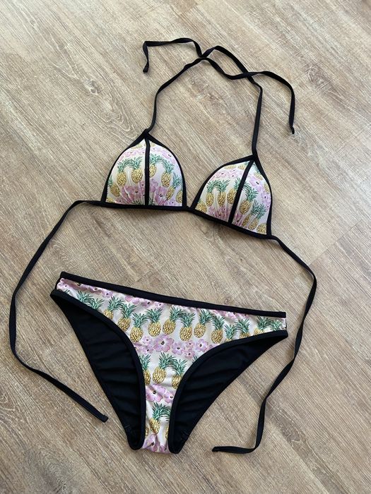 Роздільний купальник з ананасами