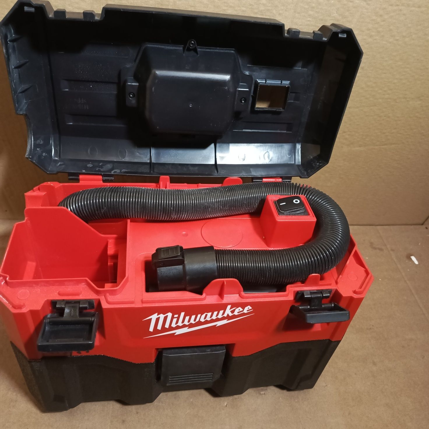 Milwaukee m18 vc2 odkurzacz