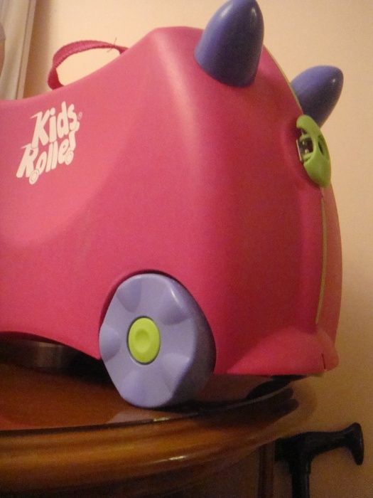 Дитяча валіза на колесах Kids Rollers