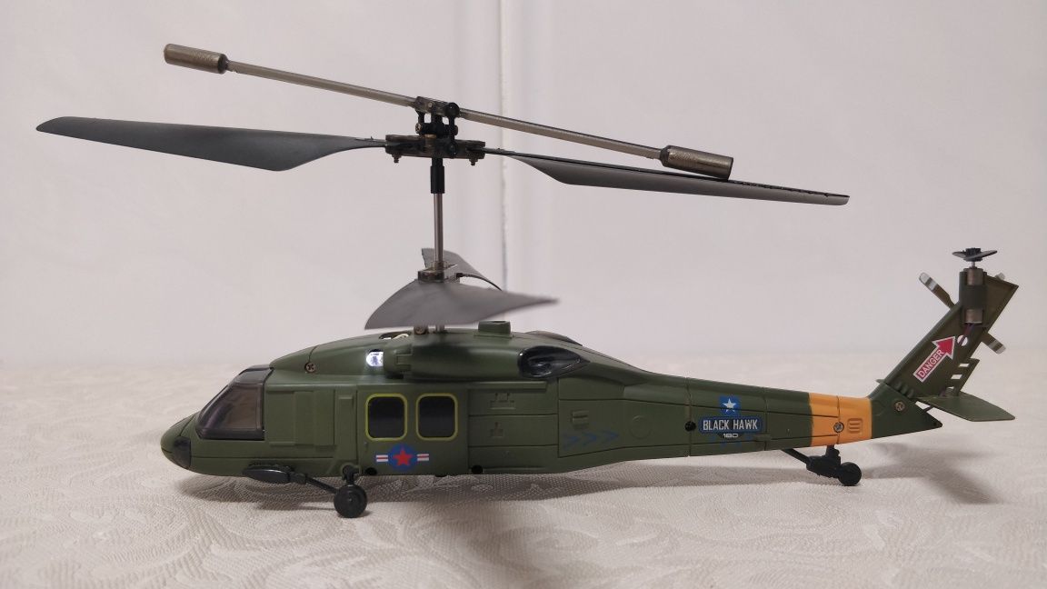 Helicóptero RC Black Hawk