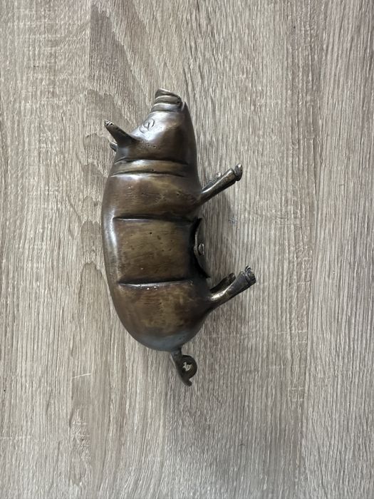 Mosiężna swinka skarbonka