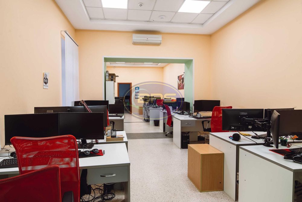 Здам приміщення 375 кв.м. Центр.