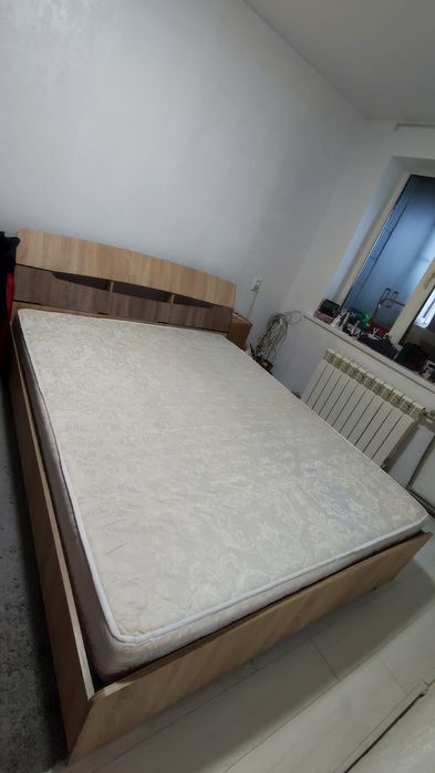 Ліжко для спальні