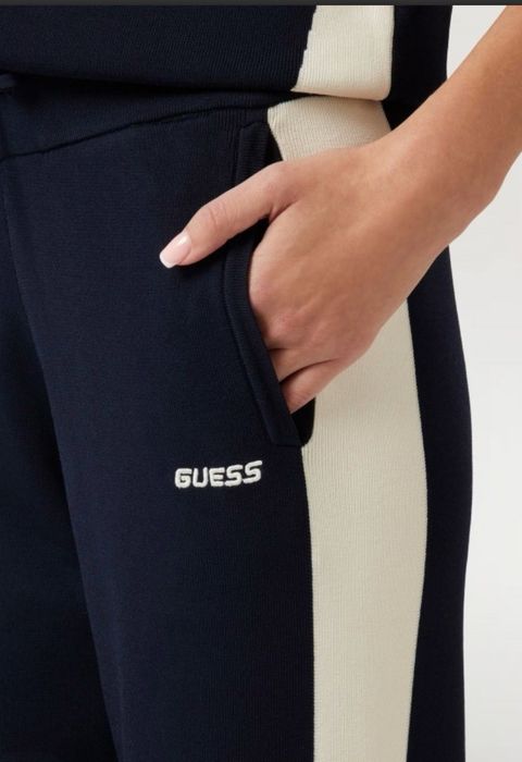 Guess жіночий спортивний костюм