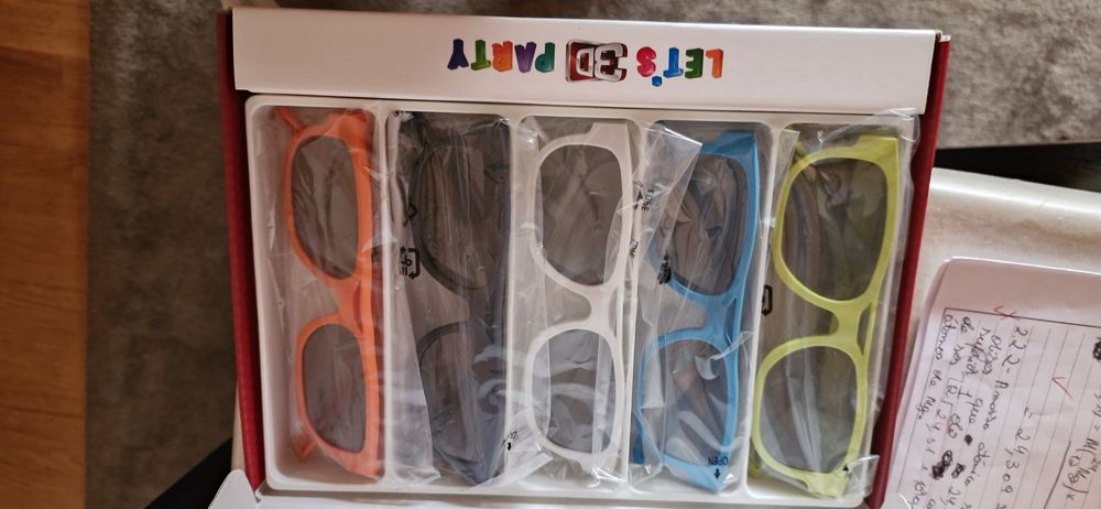 TV LG 42LW4500 3D + 5 pares óculos