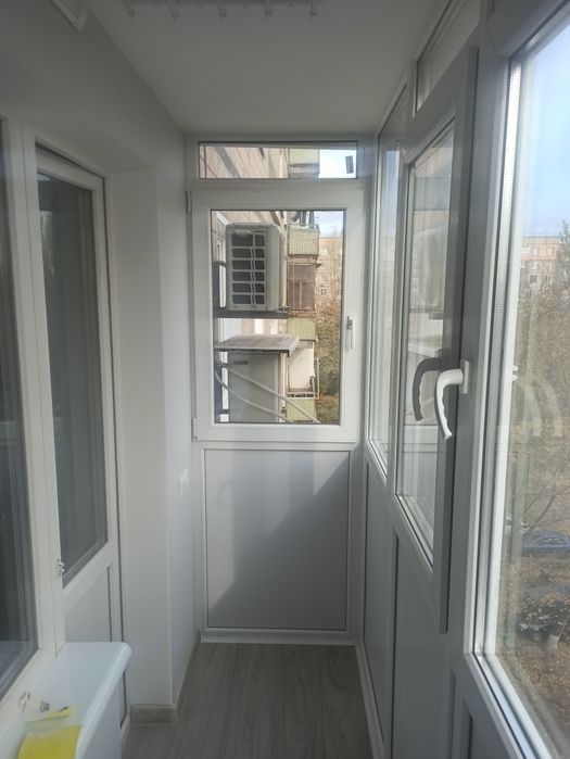 Шпаклёвка стен.  Обои.