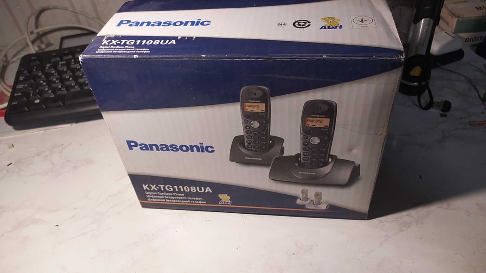 Беcпроводной радиотелефон Panasonic KX-TG1108UA на две трубки