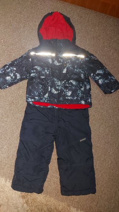 Зимовий дитячий комбінезон та светри