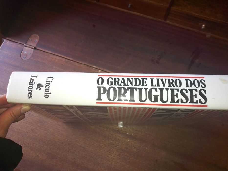 Livro " O grande livro dos portugueses"