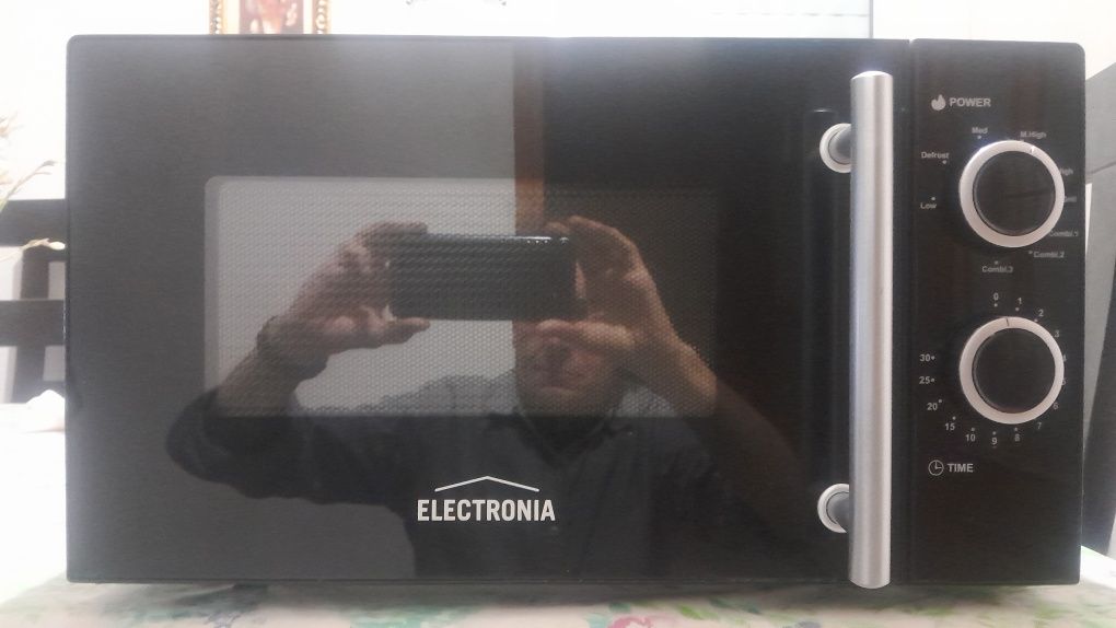 Microondas Eletrónica