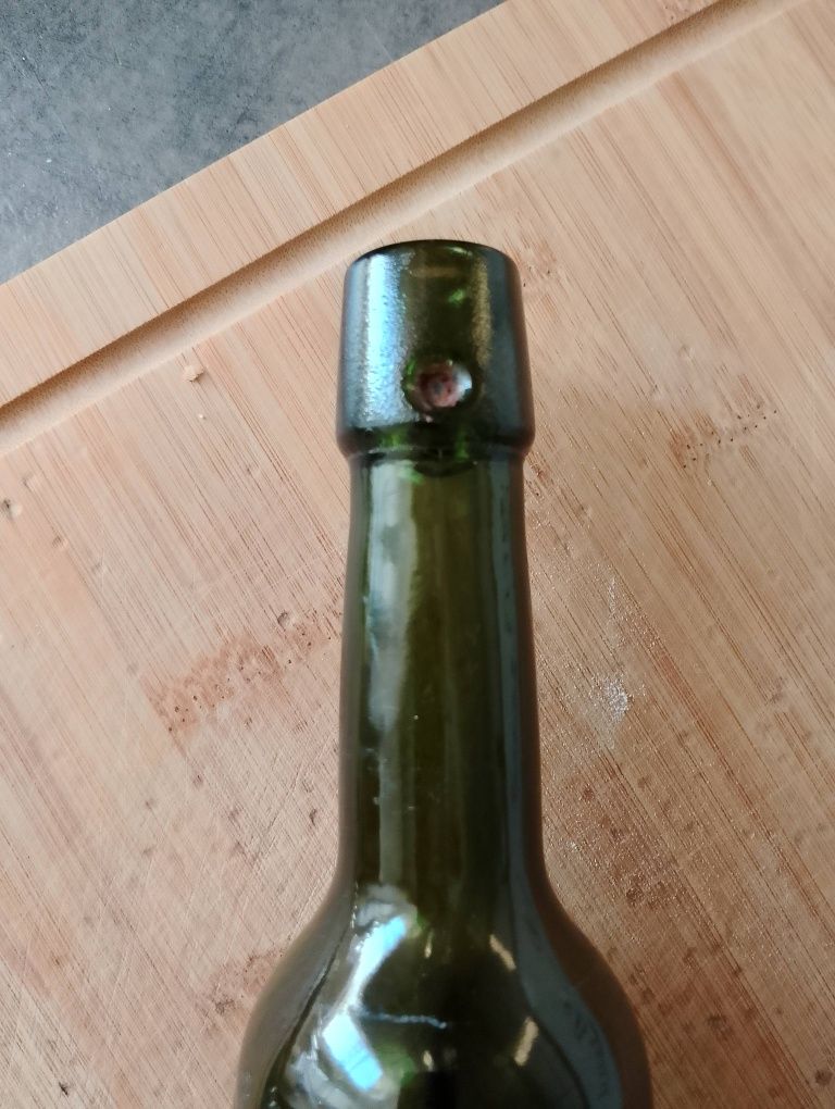 Szklana stara butelka