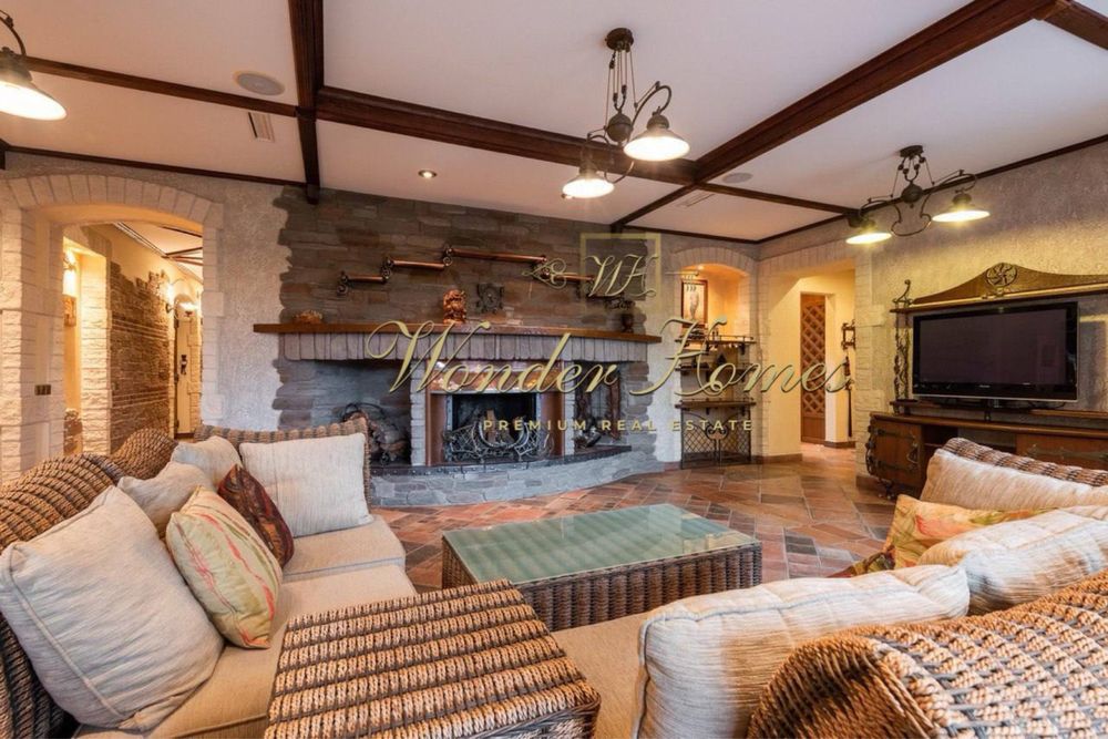 Продажа VIP дома 835 м2 по ул. Мичурина на Печерске.