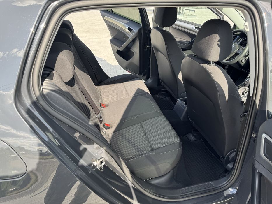 Volkswagen Golf VII
