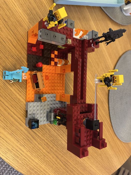 LEGO 21154 Minecraft Most Płomyków
