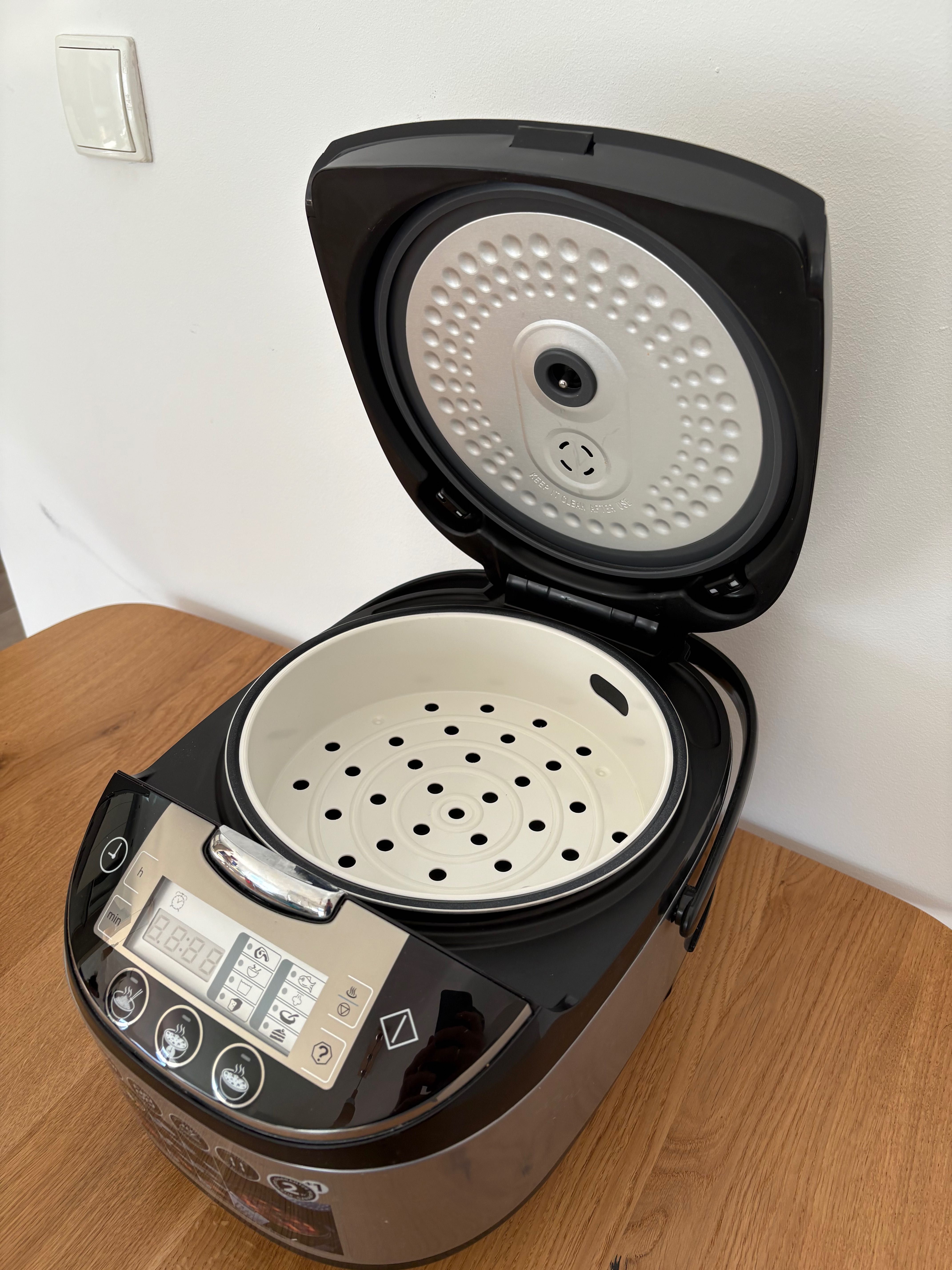 Multicooker Russell Hobbs - 11 programów, 5L, bardzo dobry stan!
