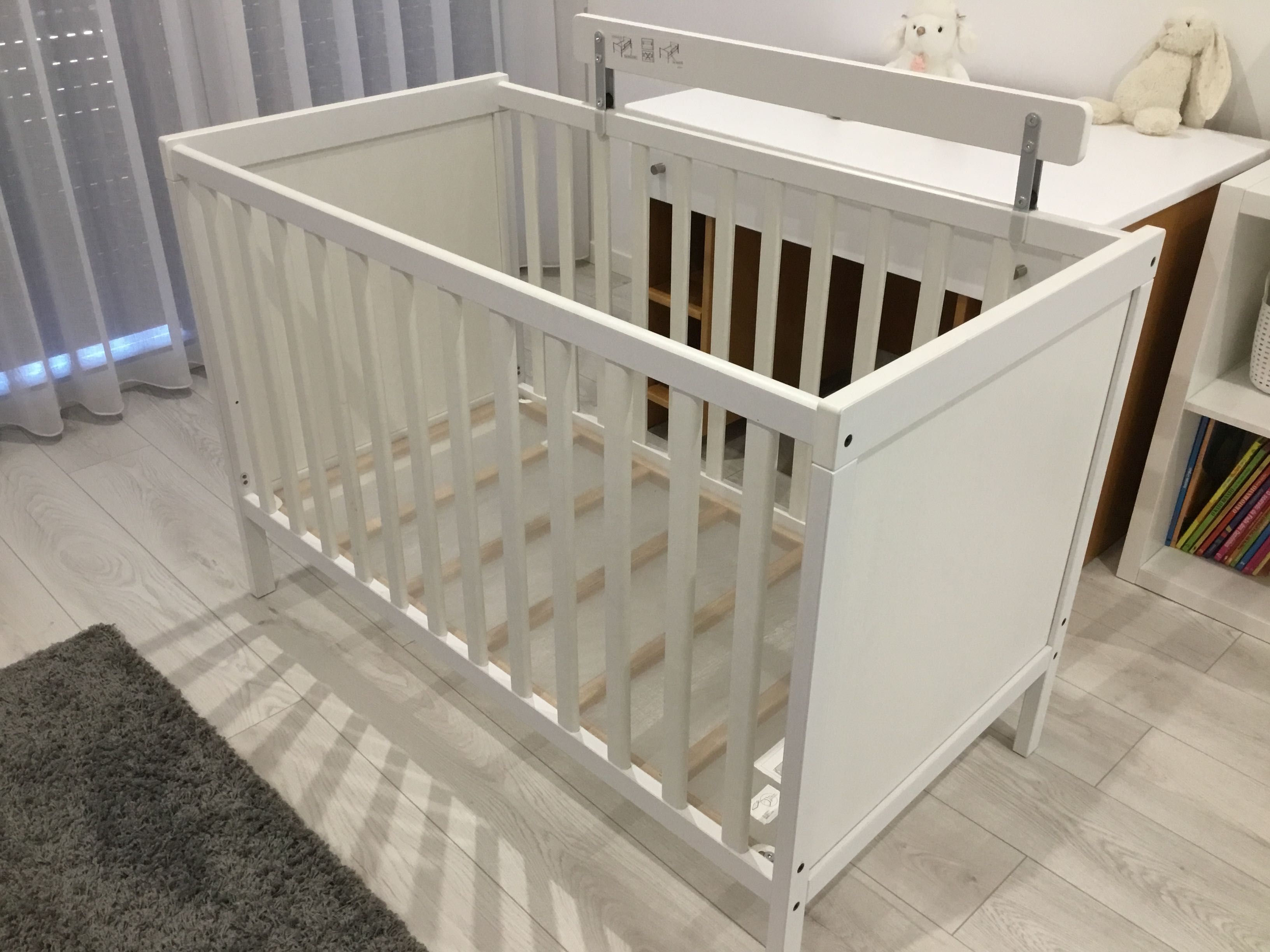 Berço, colchao e muda fraldas IKEA - bebé