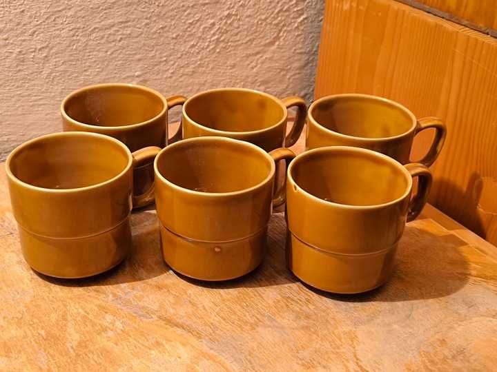 Brązowa filiżanka Porcelit Tułowice PRL