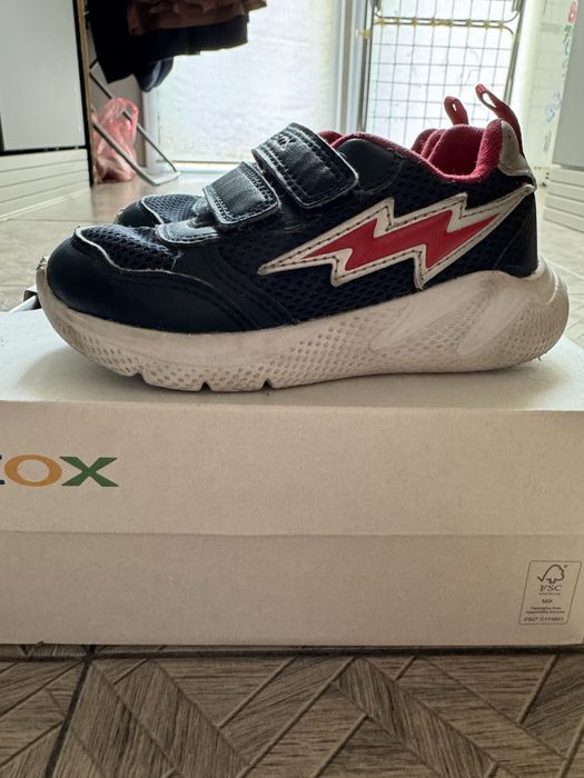 Дитячі кросівки Geox р. 24.  Оригінал, в гарному стані