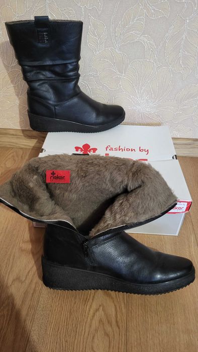 Продам зимове взуття. Сапожки  жіночі riker. Розмір 40
