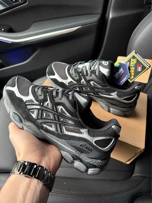 Asics Gel-NYC Gore-Tex Graphite Grey Black. Є щє в білому кольорі.