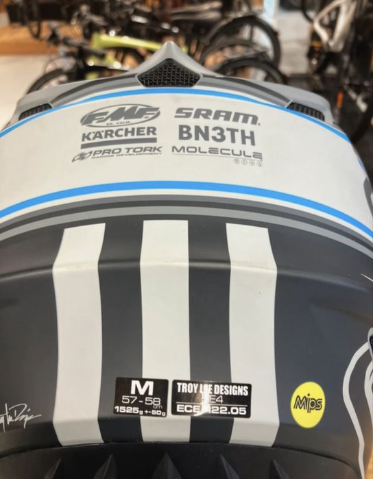 Capacete troy lee designs-M