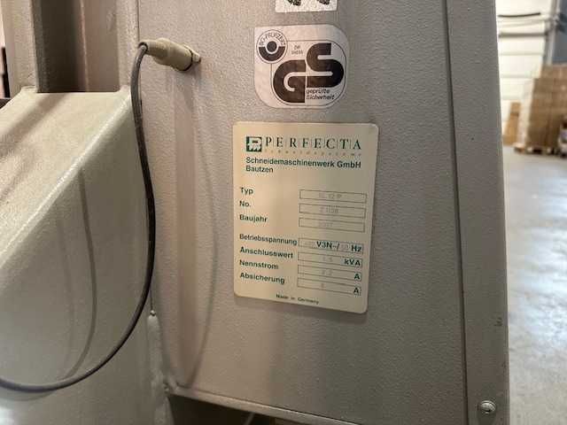 Gilotyna, krajarka, linia do cięcia papieru PERFECTA 168 HTVC