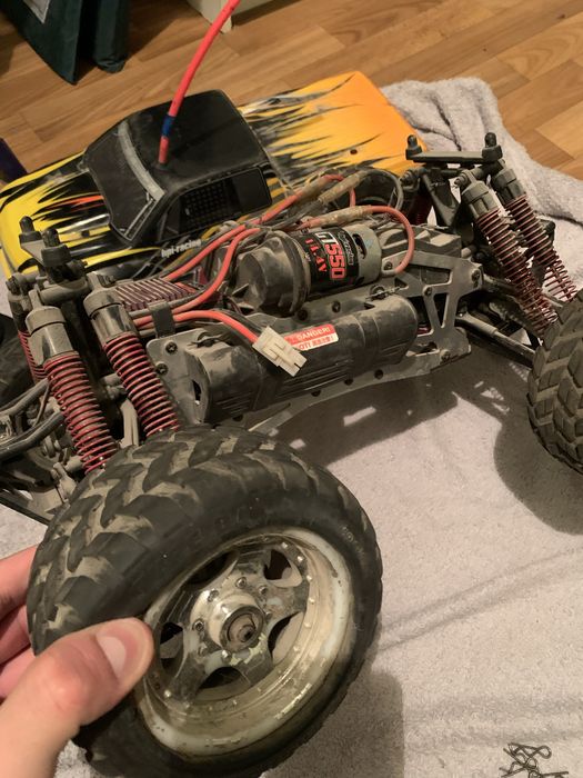 Машинка на радіокеруванні HPI E savage battery