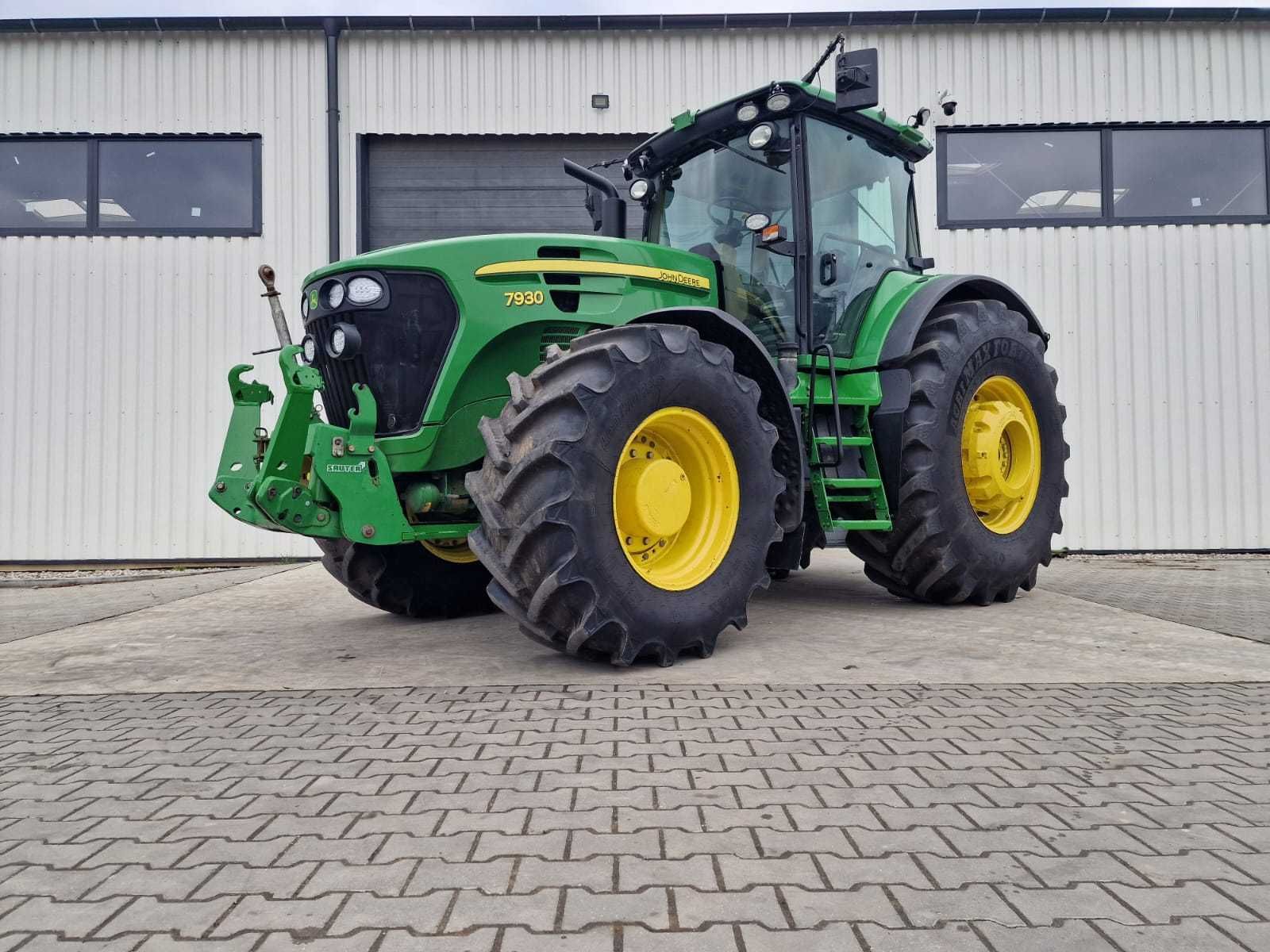 Wynajem ciągnika rolniczego John Deere 7930
