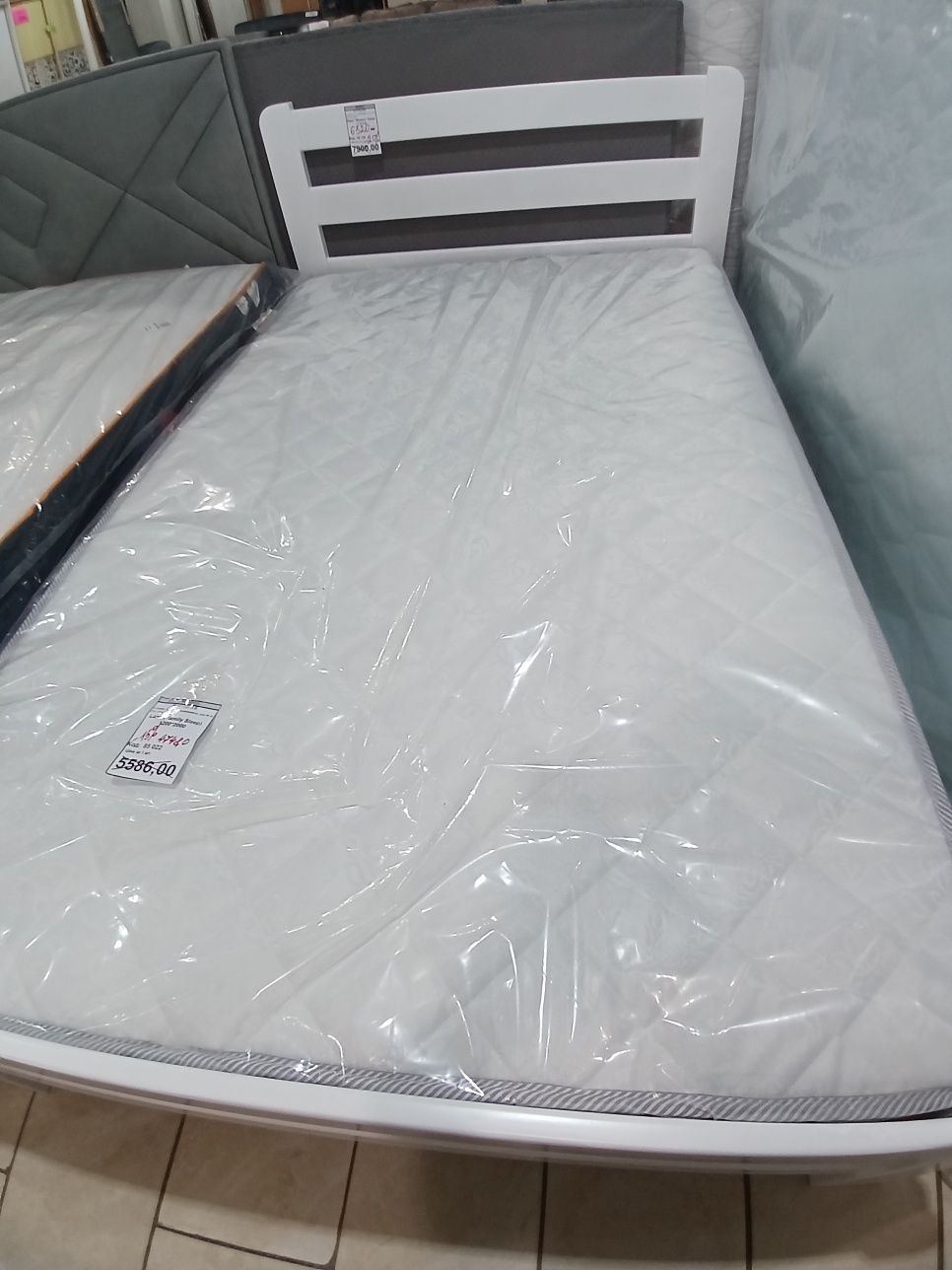 Двуспальная кровать деревянная металическая дсп