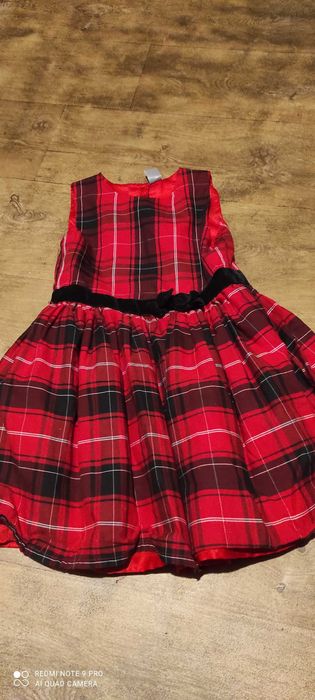 Paka ubrań dla dziewczynki rozmiar 122/128