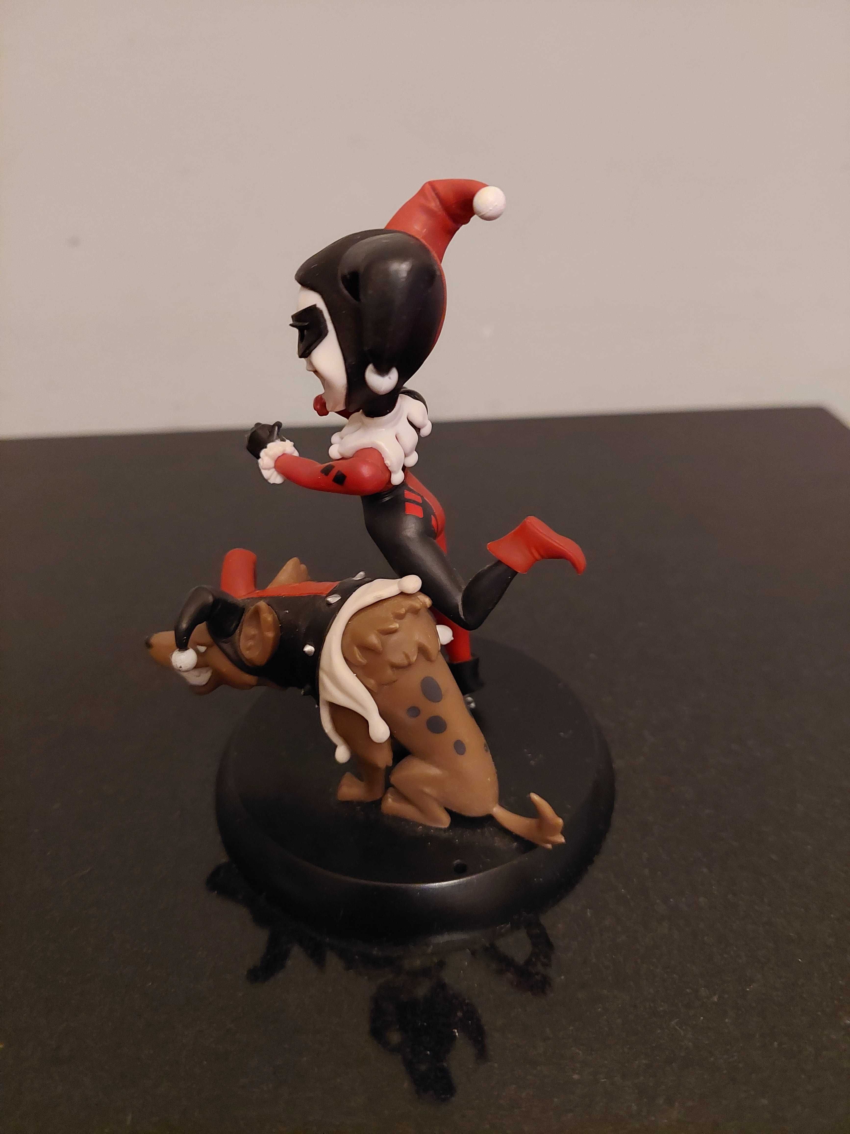 Figurka model QUANTUM MECHANIX DC HARLEY QUINN z Batman orygina