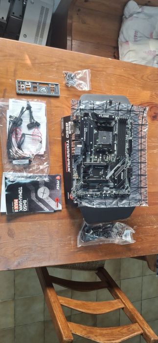 Placa gráfica MSI Tomahawk b450 max II
