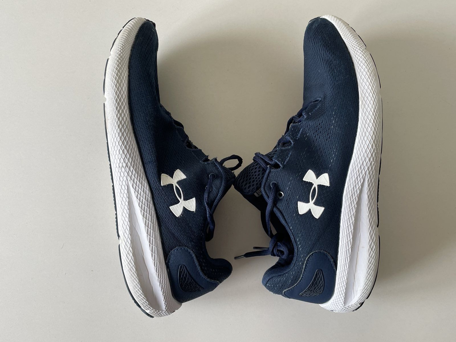 UNDER Armour CHARGED PURSUIT бігові чоловічі кросівки 47.5р оригінал