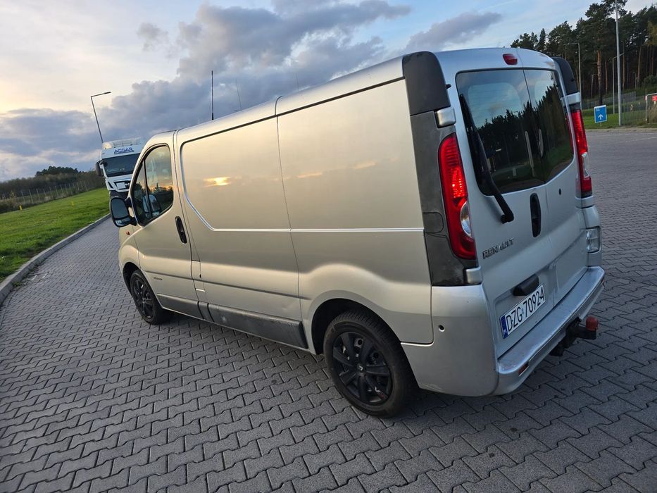 Renault Trafic  Trafic II lift 2.5 dci vivaro L1H1 klimatyzacja